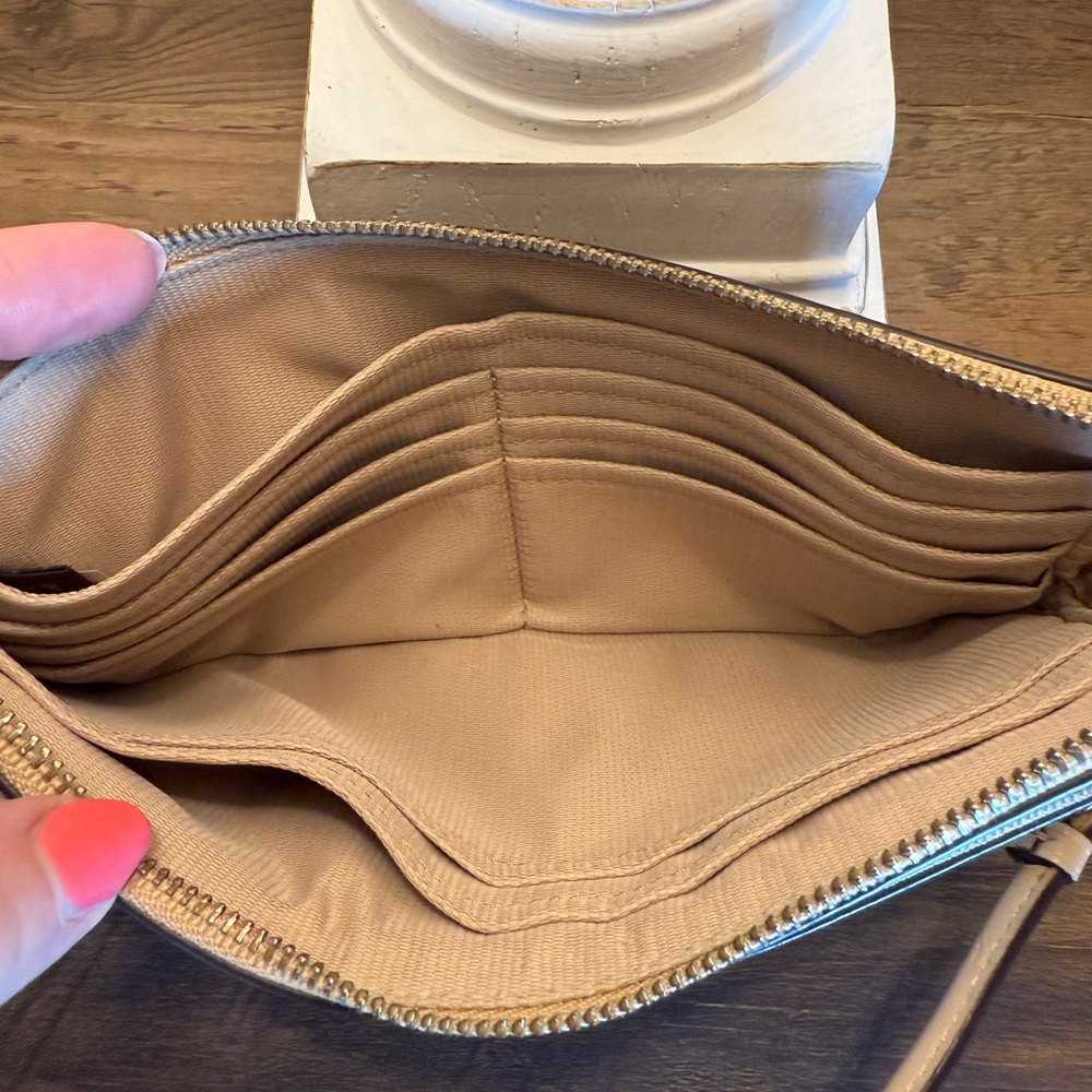 Coach Cream Clutch Sleek Wristlet Bag - Picture 6 of 9